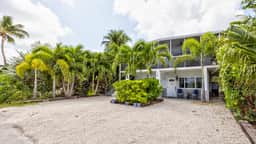 Pennekamp Hideaway | Water View, Kayaks & Pool Table - Image 4