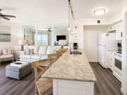 Lazy Daze Double King Suite Ocean Pointe 2310 - Image 2