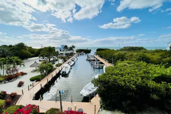 Ocean View Overlooking Marina Ocean Pointe 5305 - Image 1