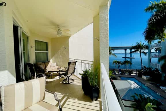 Walking Distance to Downtown Stuart | Sunrise to Sunsets Views! - Image 1