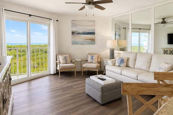 Lazy Daze Double King Suite Ocean Pointe 2310 - Image 1