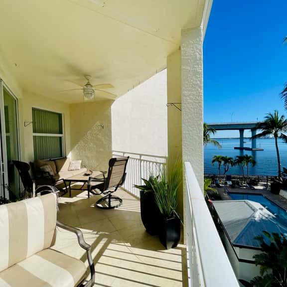 Walking Distance to Downtown Stuart | Sunrise to Sunsets Views! - Image 1