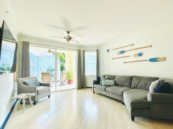 Walking Distance to Downtown Stuart | Sunrise to Sunsets Views! - Image 3