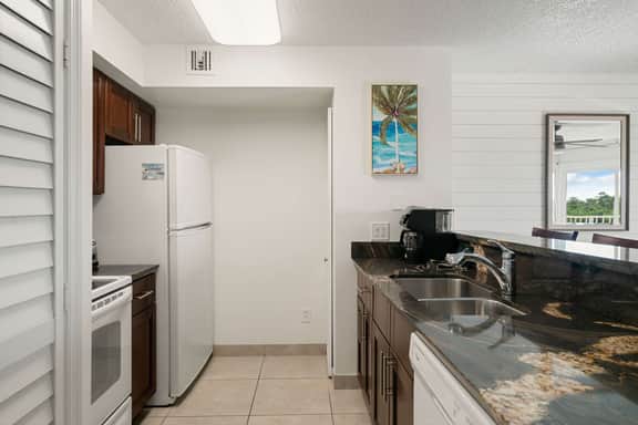 Ocean View 2BR/2BA Sleeps 6 - Image 5