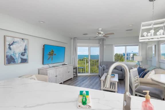 Ocean View Corner Penthouse Ocean Pointe 5416 - Image 3