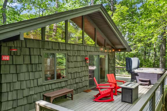Woodhaven Cabin! Sauna & Hot tub - Image 3