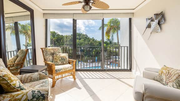 Key Largo Bayfront Pool, Sunroom & Stunning Views! - Image 2